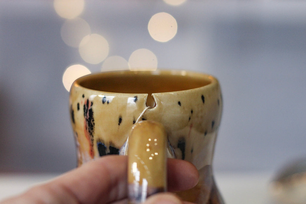 18-F EXPERIMENT Petite Notched Gourd Mug, 12 oz.