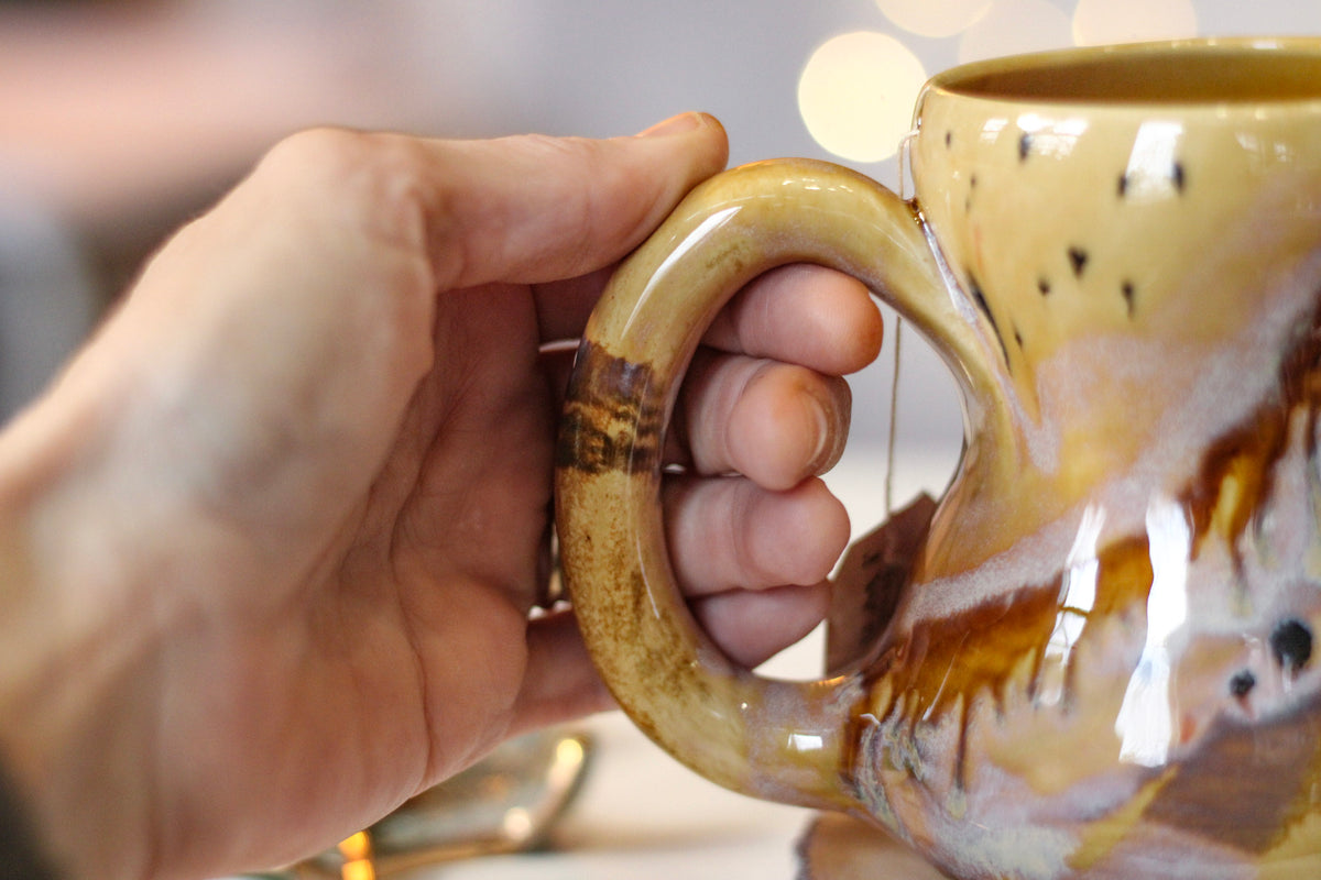 18-F EXPERIMENT Petite Notched Gourd Mug, 12 oz.
