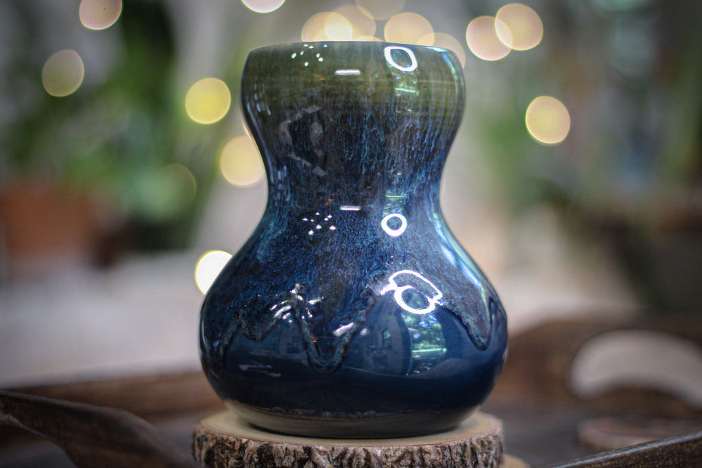 17-F Astral Wave Gourd Mug, 18 oz.