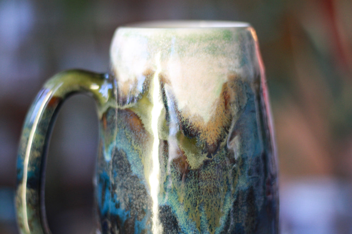 16-B Green Mountain Magic Textured Mug, 24 oz.