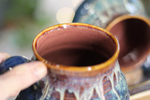Load image into Gallery viewer, 17-D New Wave Acorn Mug Pair, 18 oz.