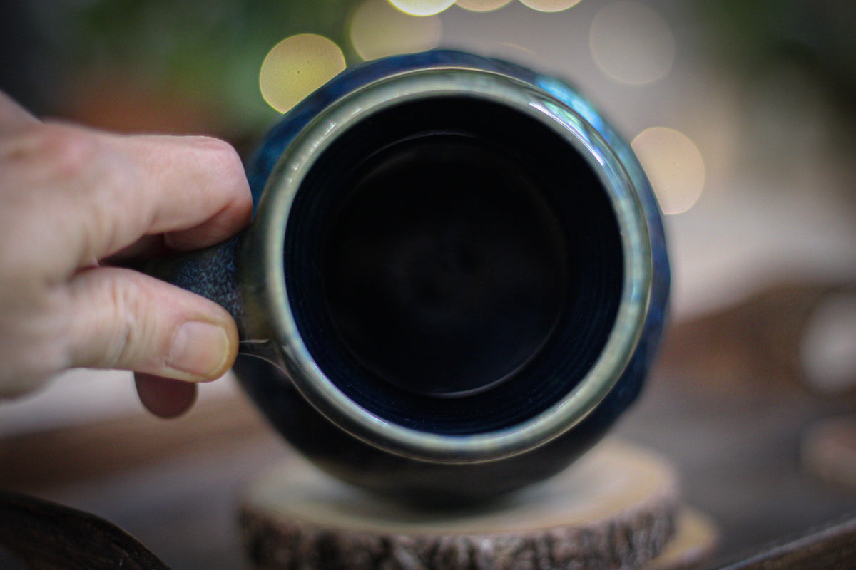 17-F Astral Wave Gourd Mug, 18 oz.