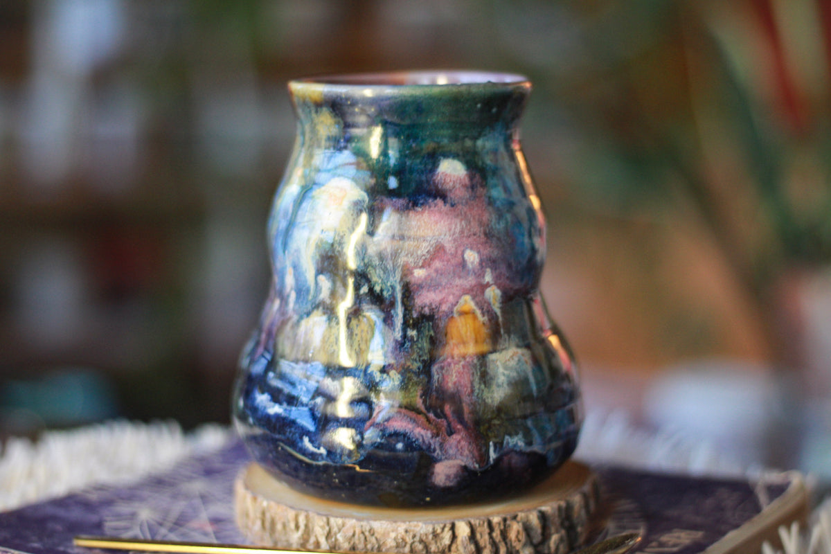 17-D Whimsy Cuddle Mug - TOP SHELF MISFIT, 18 oz.