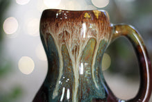 Load image into Gallery viewer, 18-D Aqua Falls Gourd Mug, 22 oz.