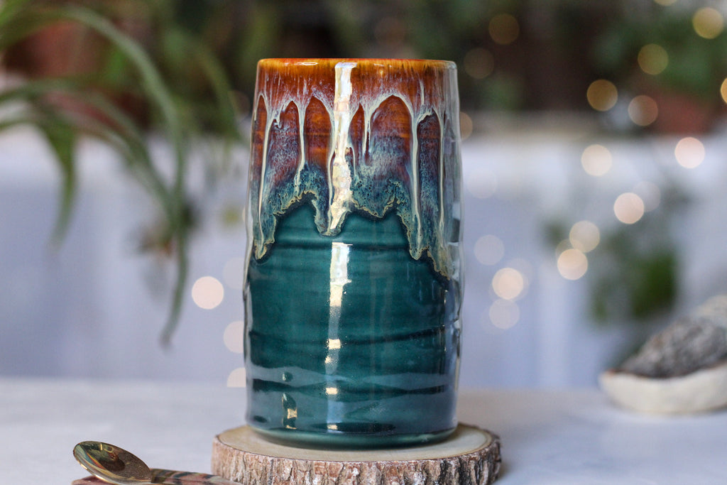 18-D New Wave Textured Acorn Stein, 18 oz.