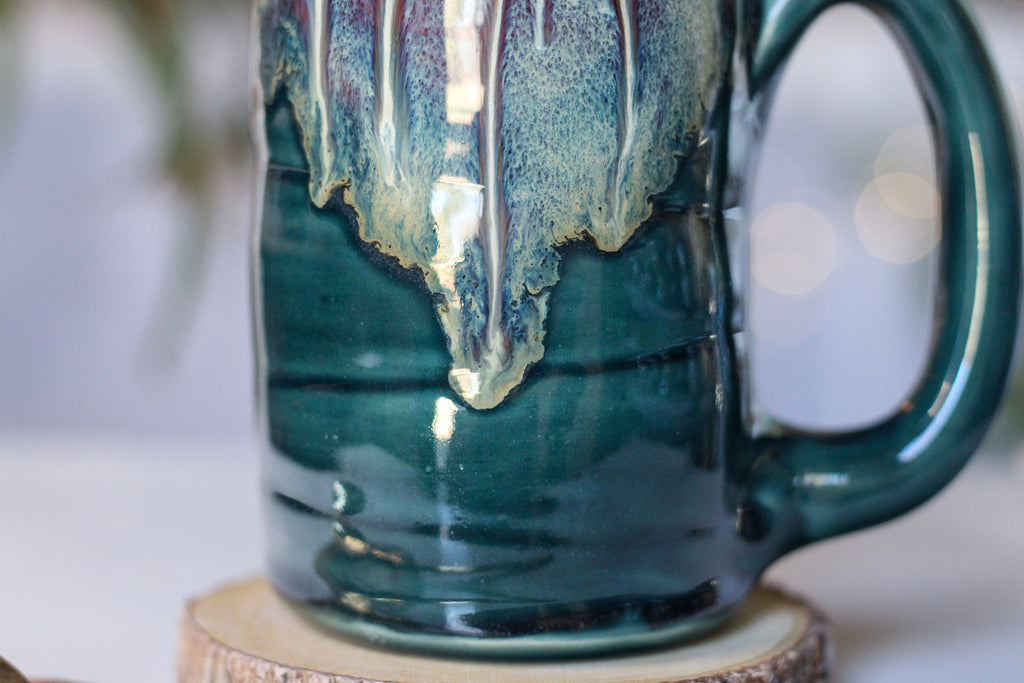 18-D New Wave Textured Acorn Stein, 18 oz.