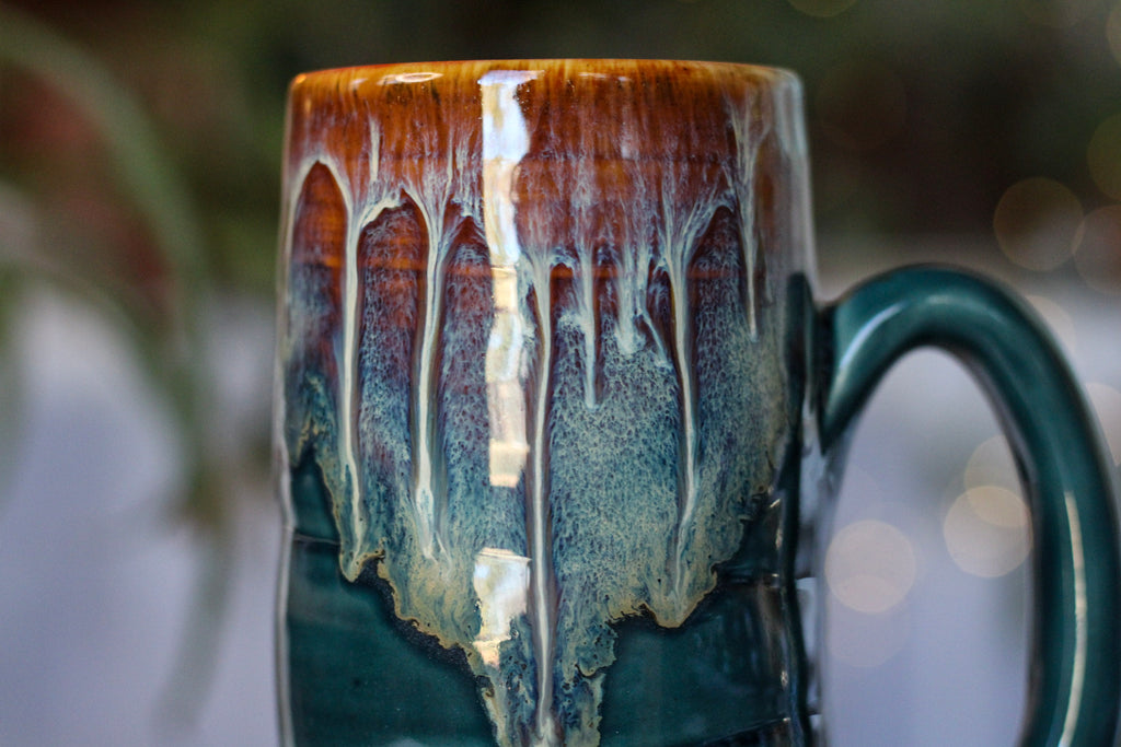 18-D New Wave Textured Acorn Stein, 18 oz.