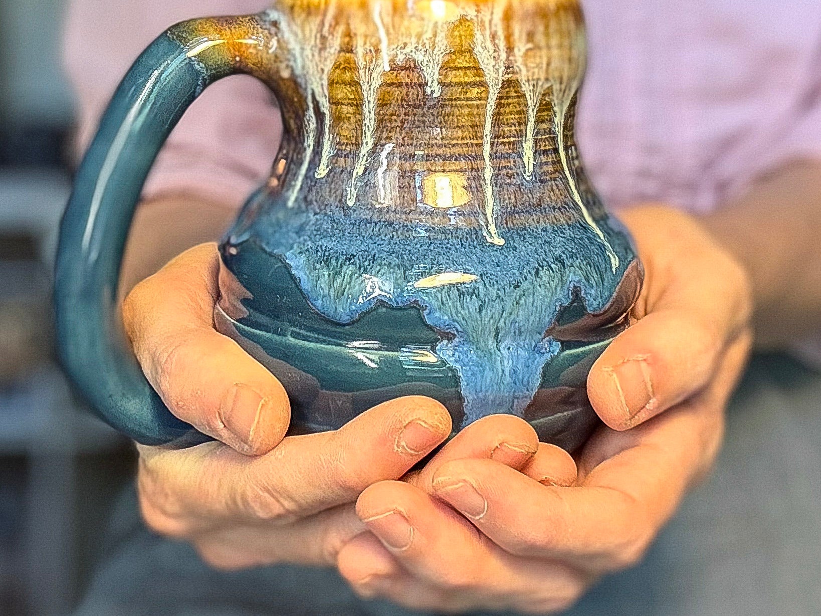 21-E New Wave Variation Textured Curvy Mug, 19 oz.