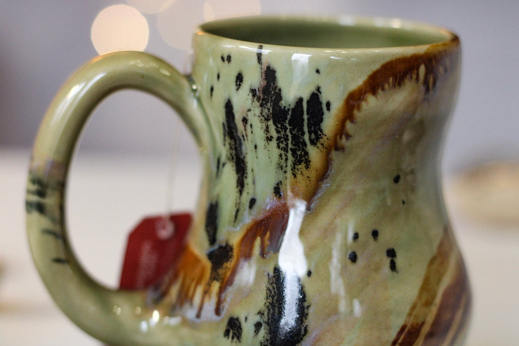21-F EXPERIMENT Petite Notched Gourd Mug, 10 oz.