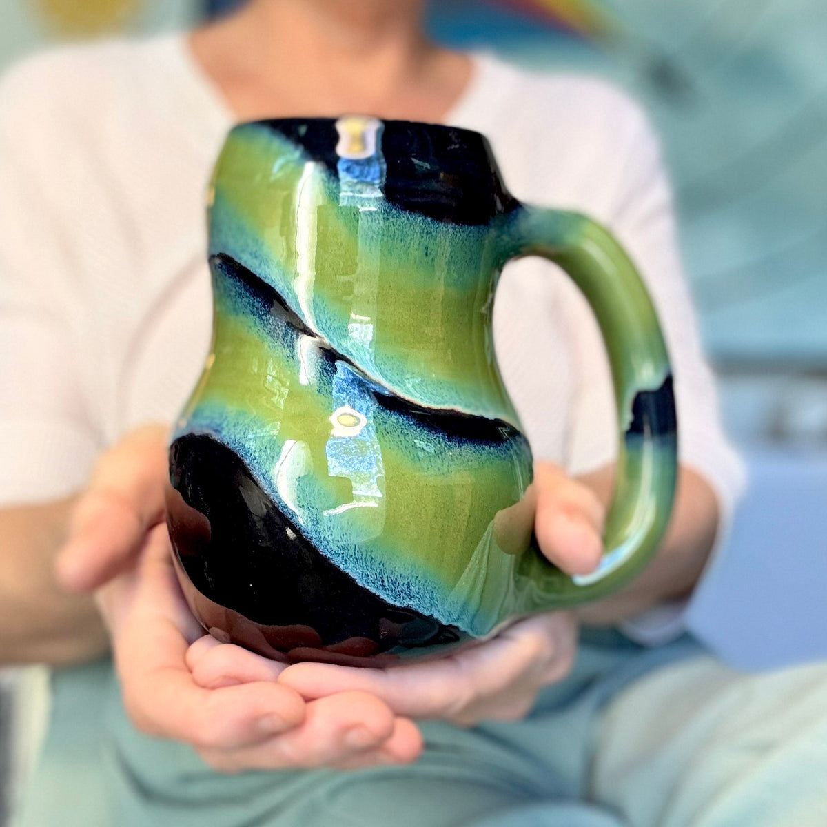 19-D Aurora Curvy Mug - TOP SHELF MISFIT, 23 oz.