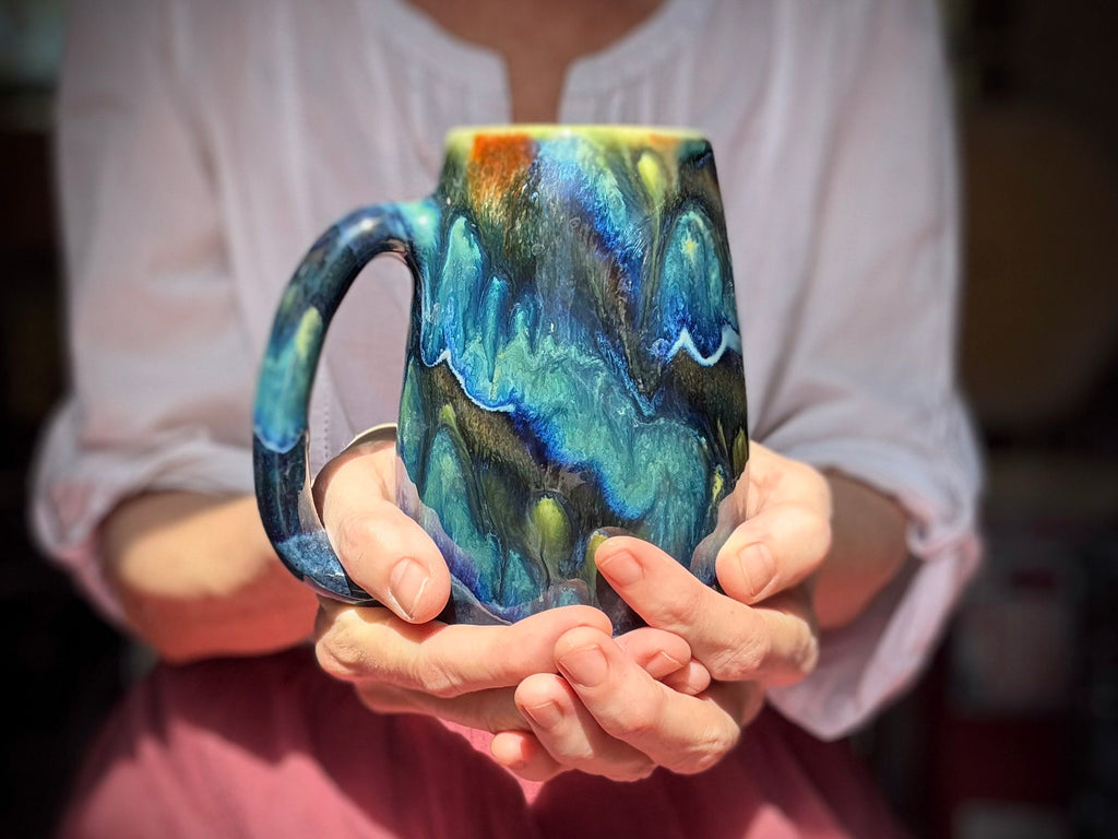 22-D Aurora Variation Mug, 22 oz.