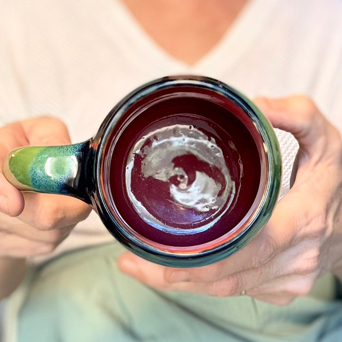 19-D Aurora Curvy Mug - TOP SHELF MISFIT, 23 oz.