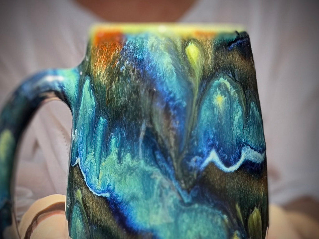22-D Aurora Variation Mug, 22 oz.