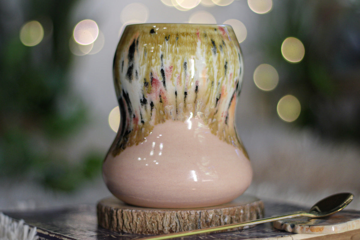 21-E Granny's Lace Mug, 15 oz.
