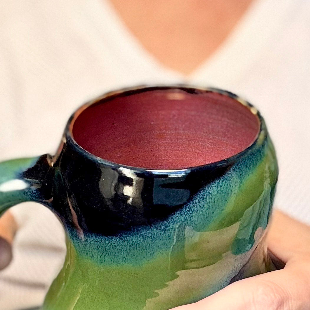 19-D Aurora Curvy Mug - TOP SHELF MISFIT, 23 oz.