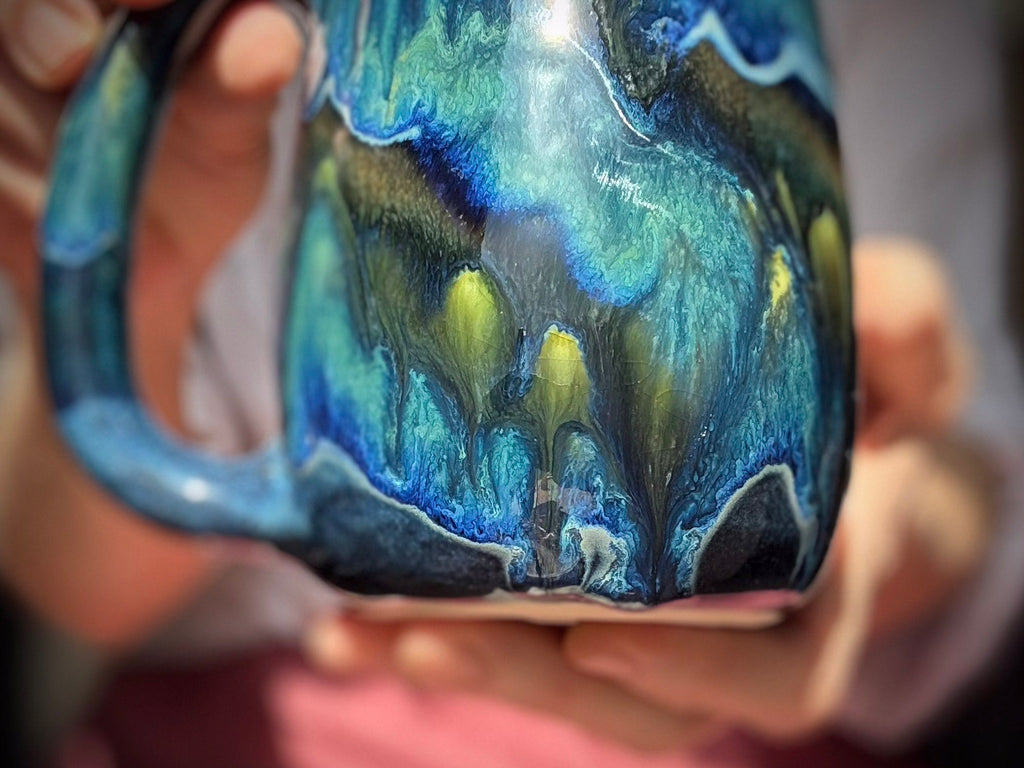 22-D Aurora Variation Mug, 22 oz.