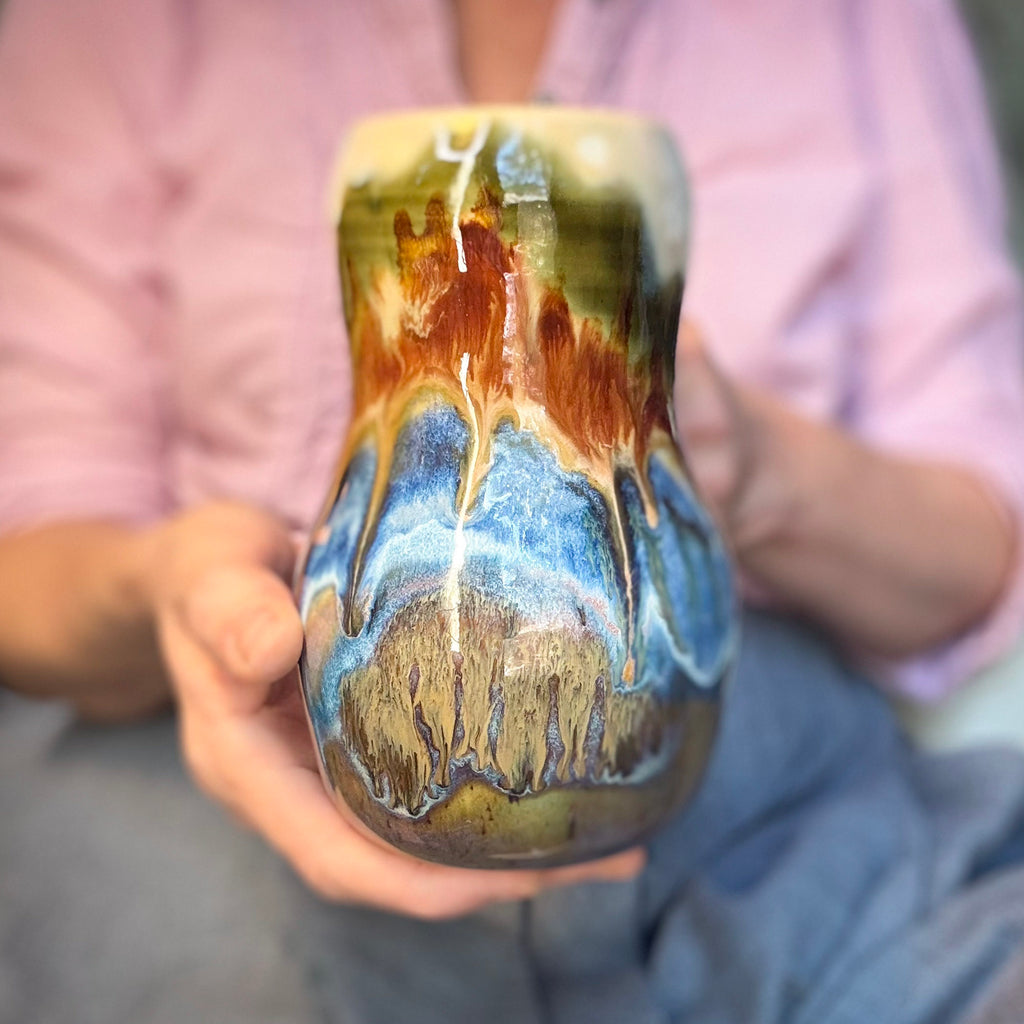 20-B Green Mountain Curvy Mug, 25 oz.