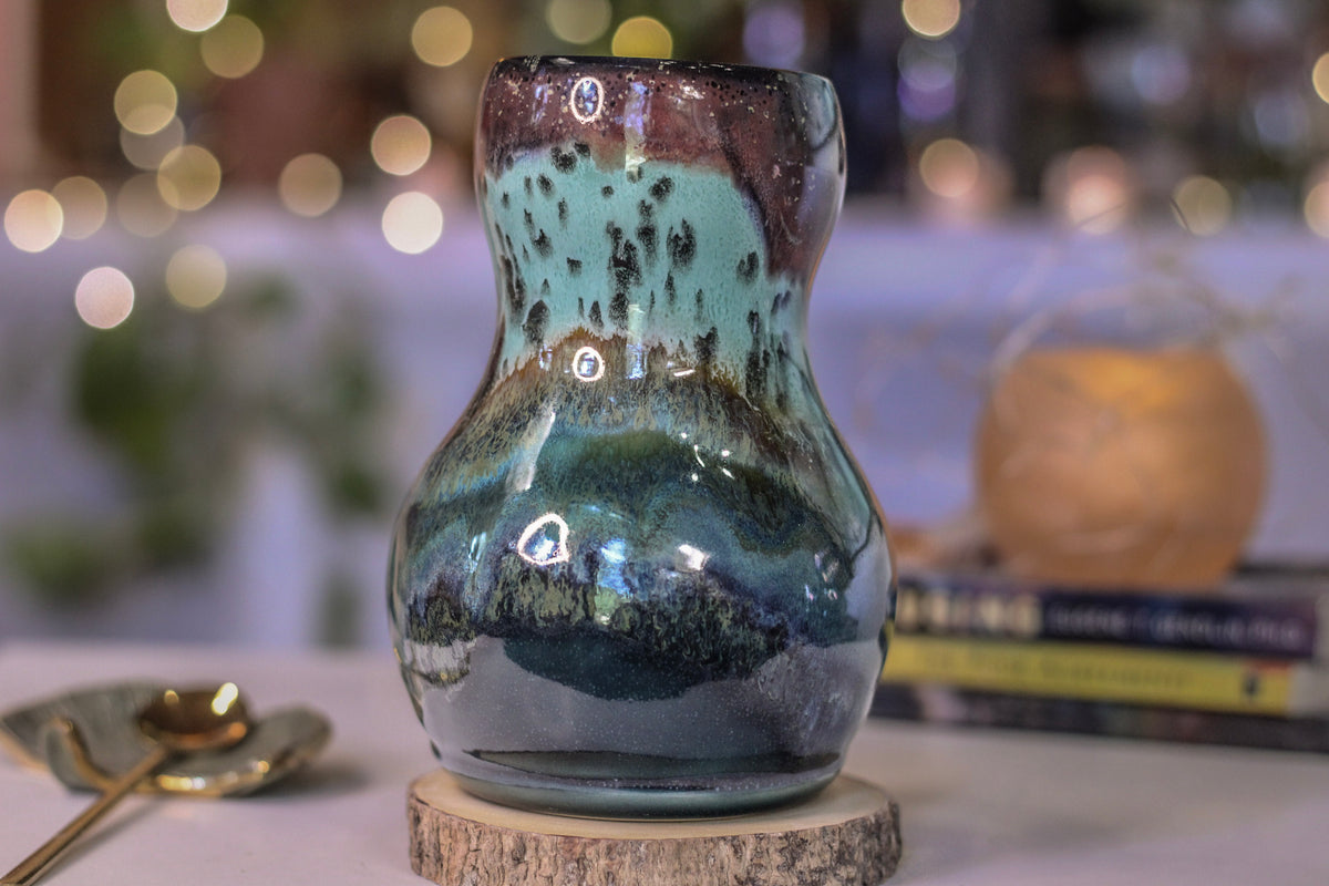 22-A Rocky Mountain Midnight Notched Acorn Gourd Mug, 26 oz.