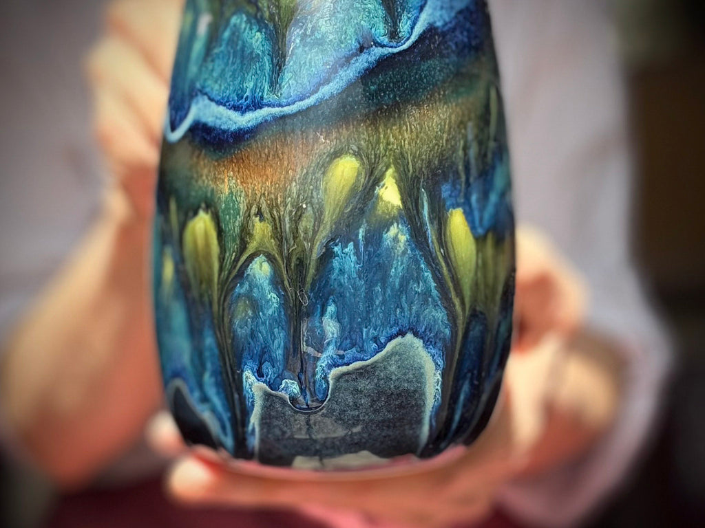 22-D Aurora Variation Mug, 22 oz.