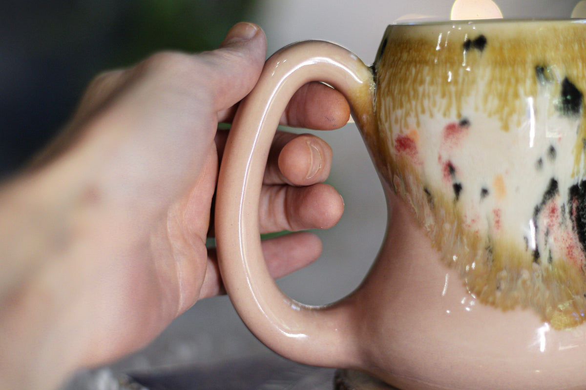 21-E Granny's Lace Mug, 15 oz.