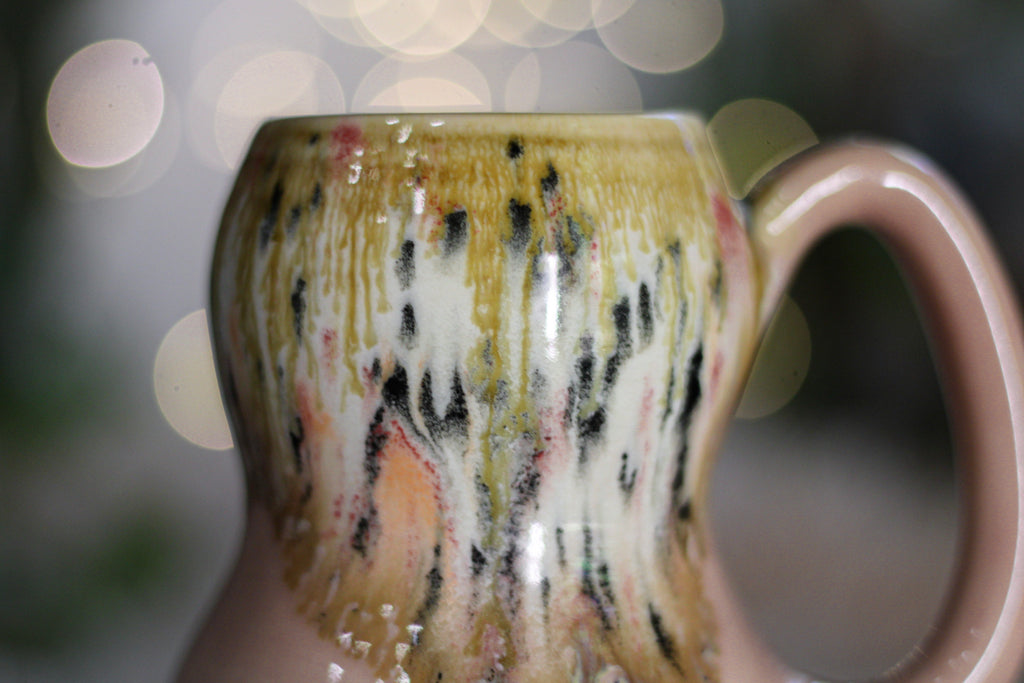 21-E Granny's Lace Mug, 15 oz.