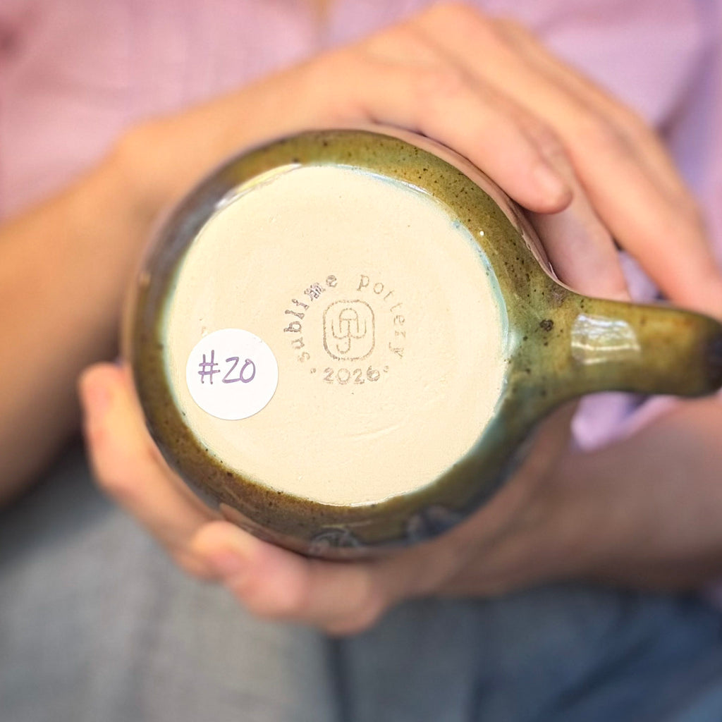 20-B Green Mountain Curvy Mug, 25 oz.