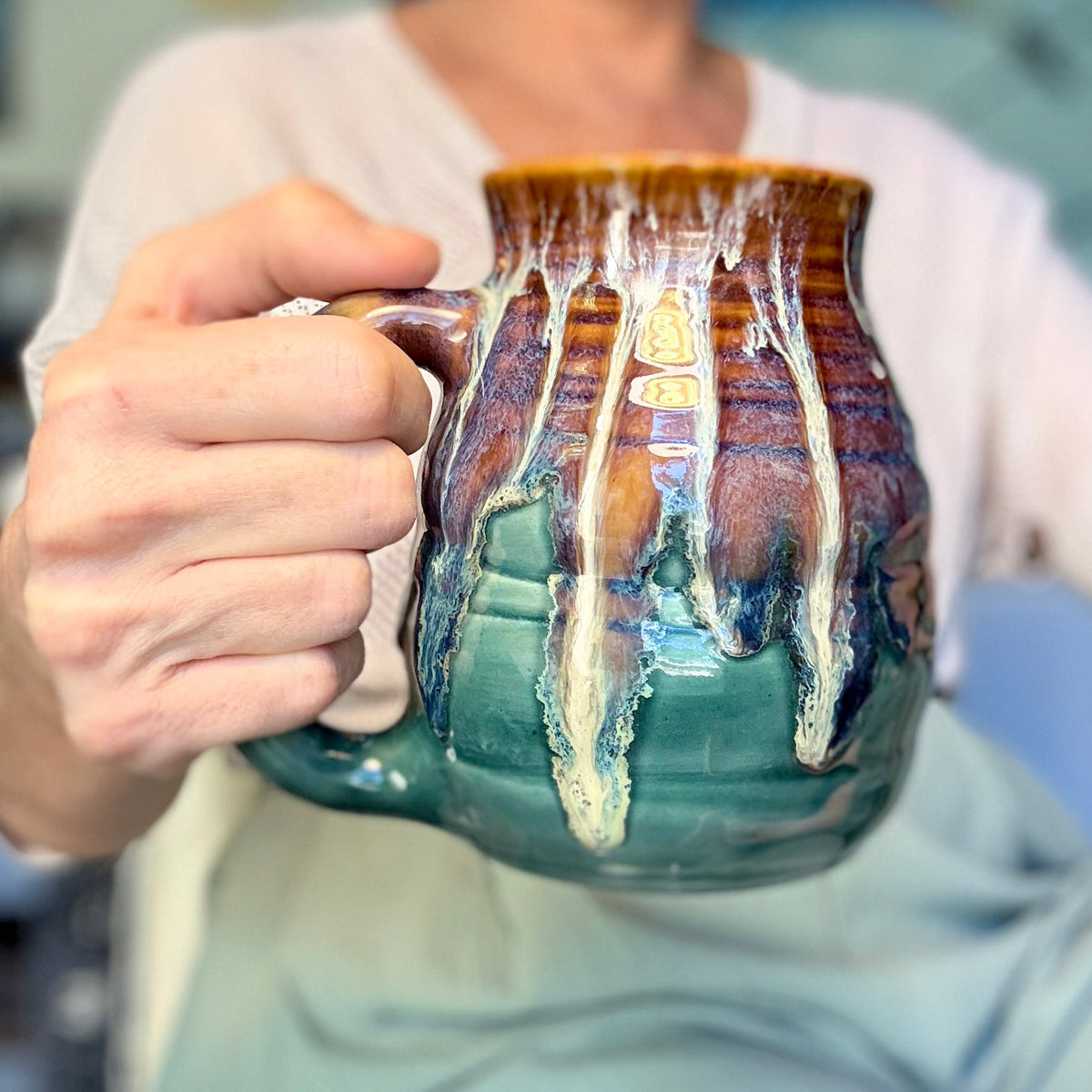 21-F New Wave Textured Flared Mug, 24 oz.