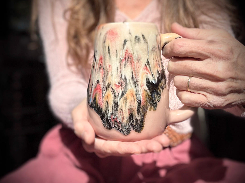04-E Granny's Lace Mid Mod Mug, 20 oz.
