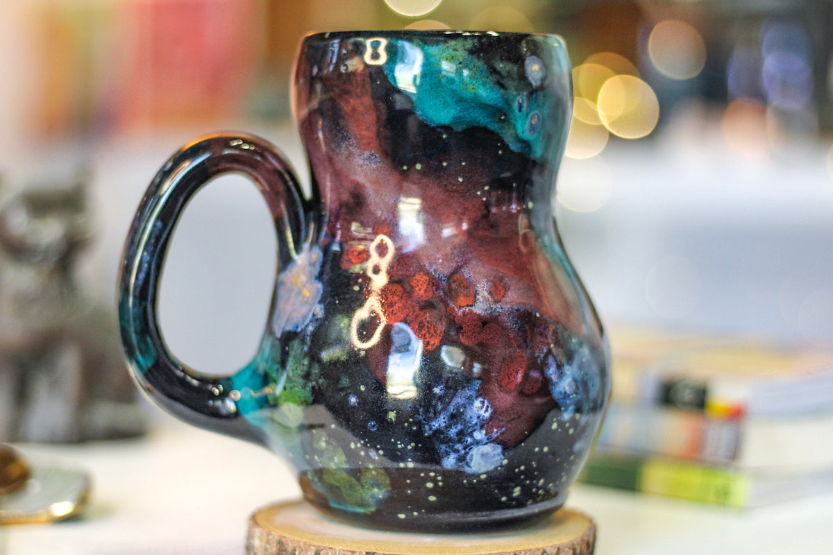 27-A Rainbow Stellar Acorn Gourd Mug, 25 oz.