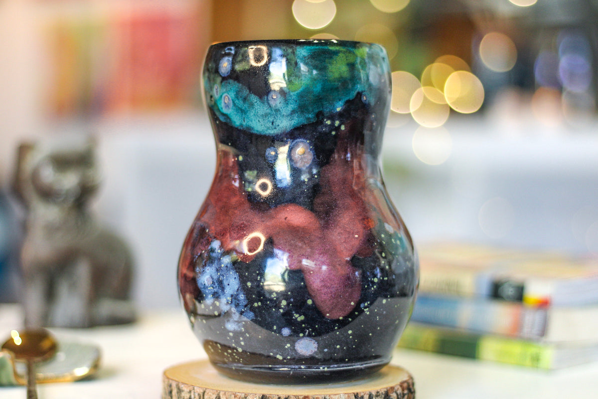 27-A Rainbow Stellar Acorn Gourd Mug, 25 oz.