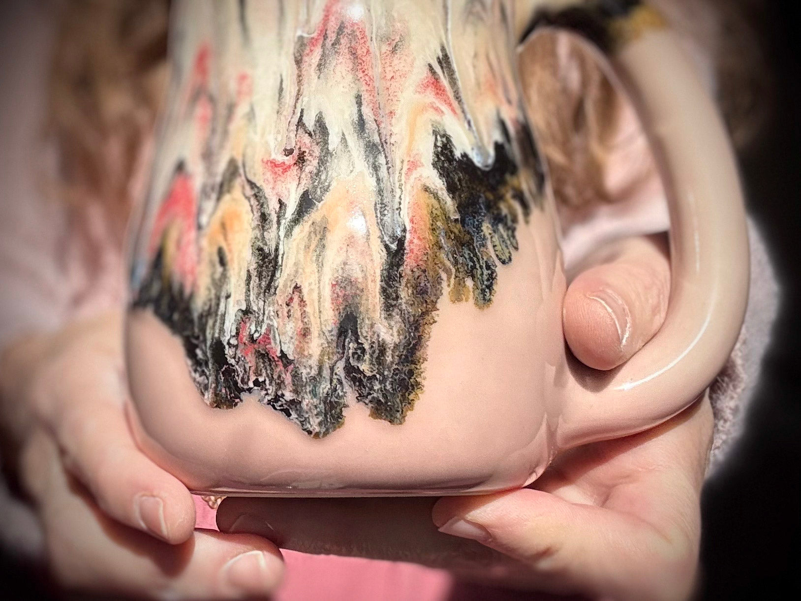 04-E Granny's Lace Mid Mod Mug, 20 oz.