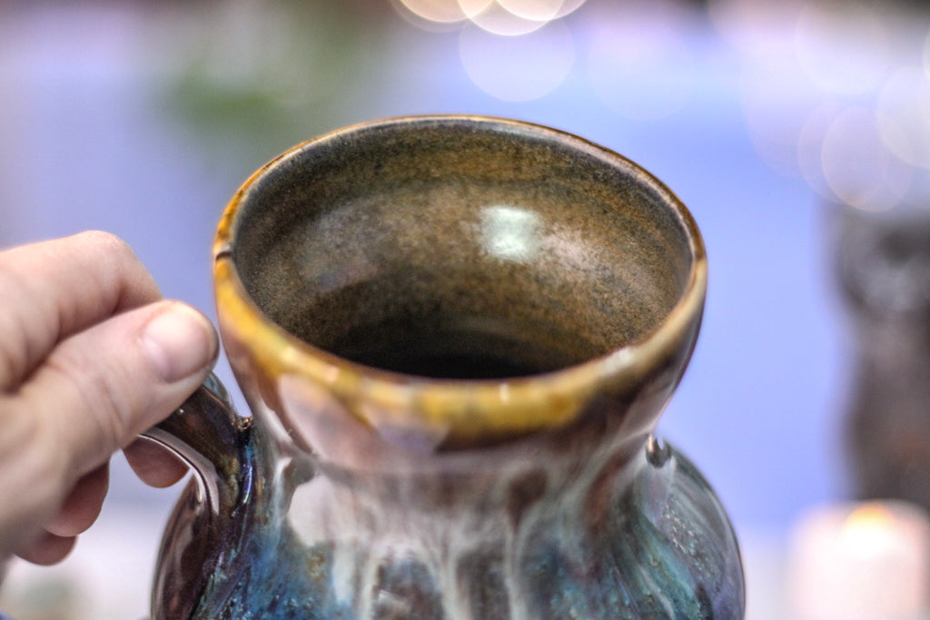 10-D Aqua Falls Notched Gourd Mug, 19 oz.