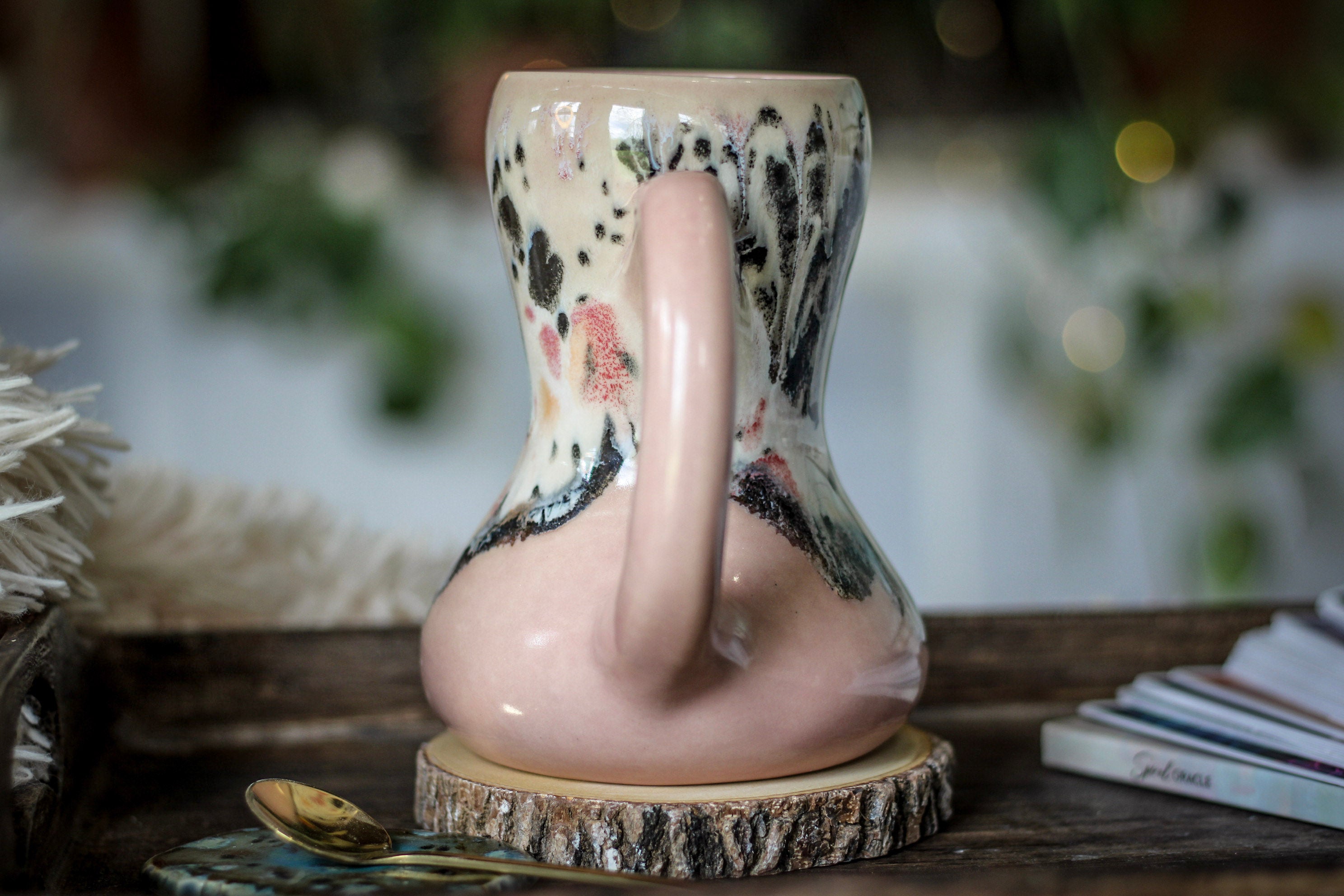 01-D Granny's Lace Gourd Mug, 18 oz.