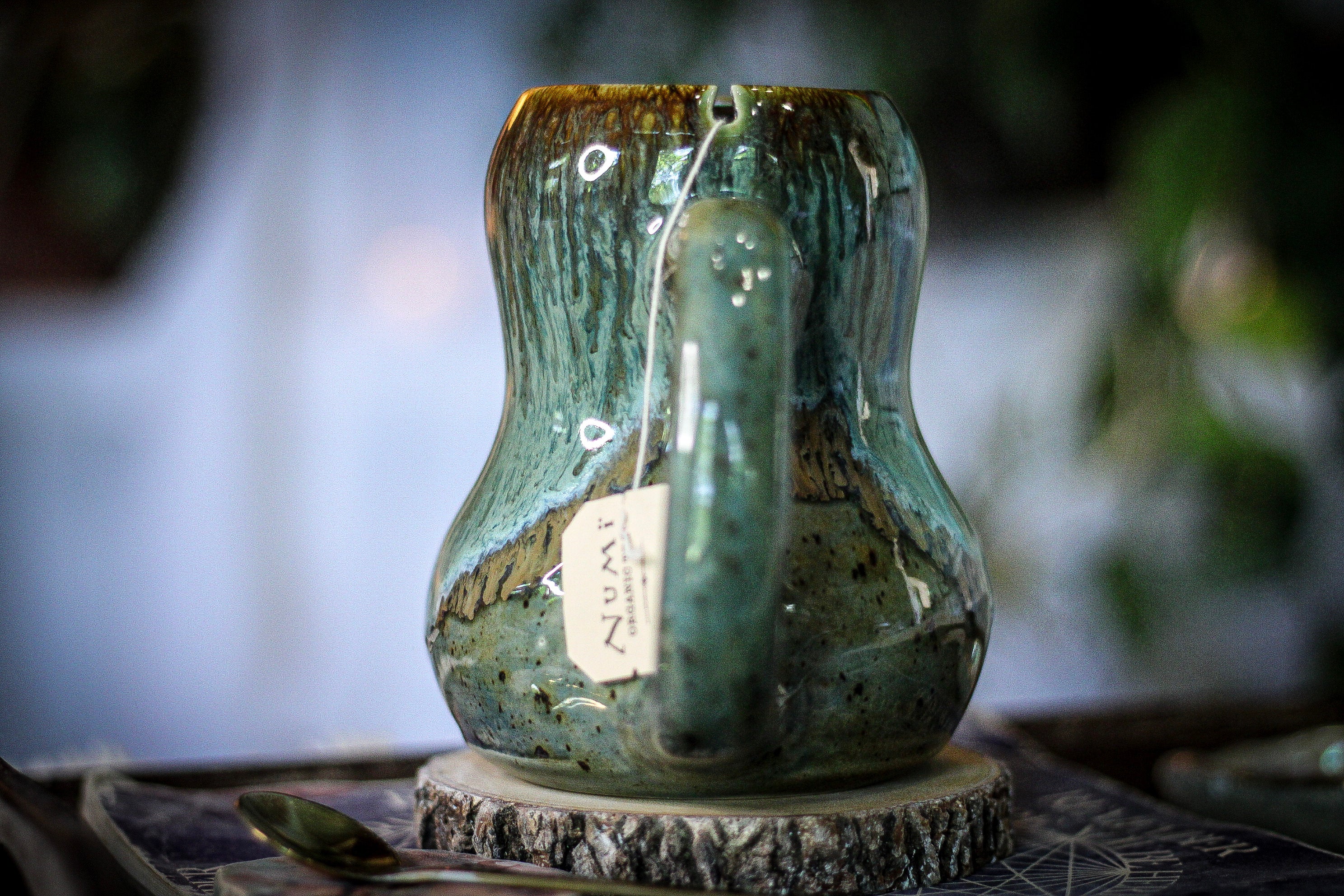 01-D Mossy Wave Notched Acorn Gourd Mug, 19 oz.