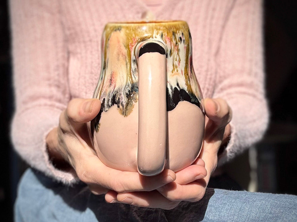 04-E Granny's Lace Mug, 21 oz.