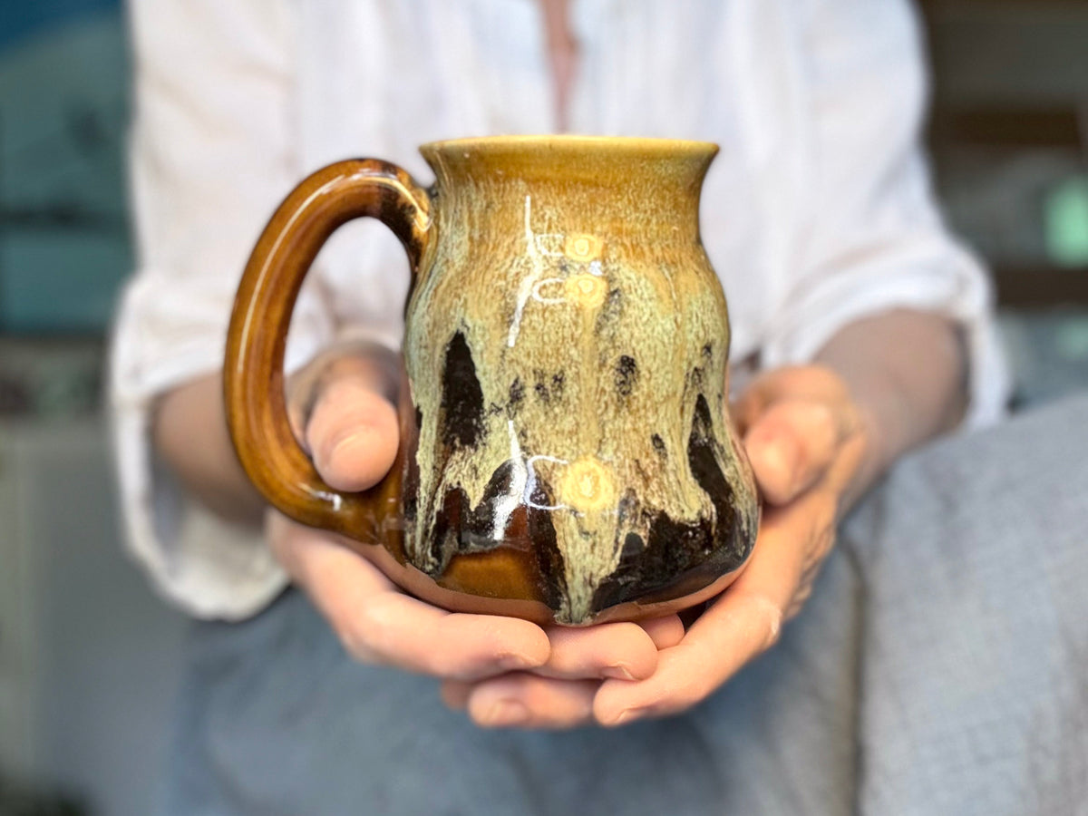 05-SC Curvy Mug, 15 oz.