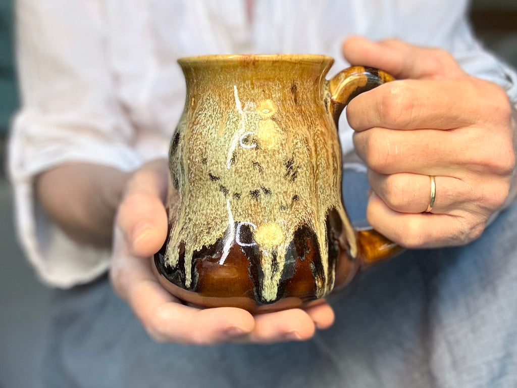 05-SC Curvy Mug, 15 oz.