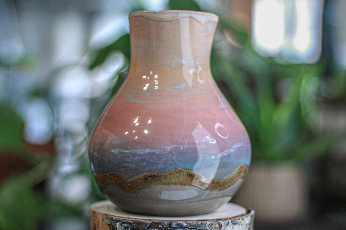 04-D EXPERIMENT Pitcher, 22 oz.