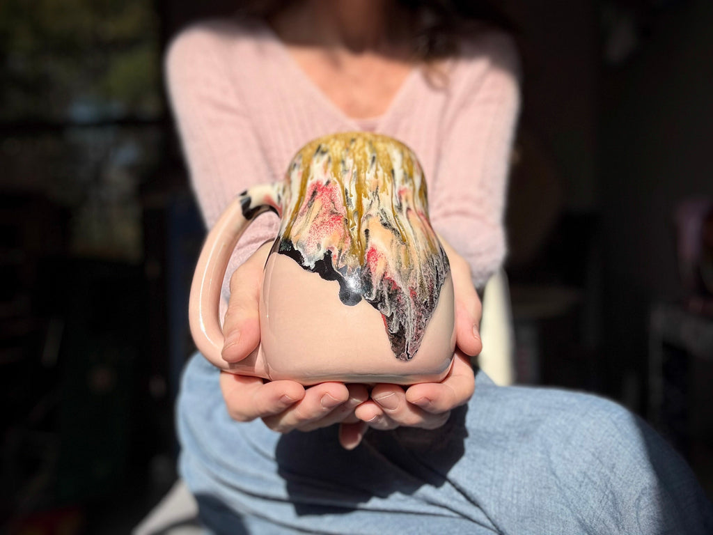 04-E Granny's Lace Mug, 21 oz.