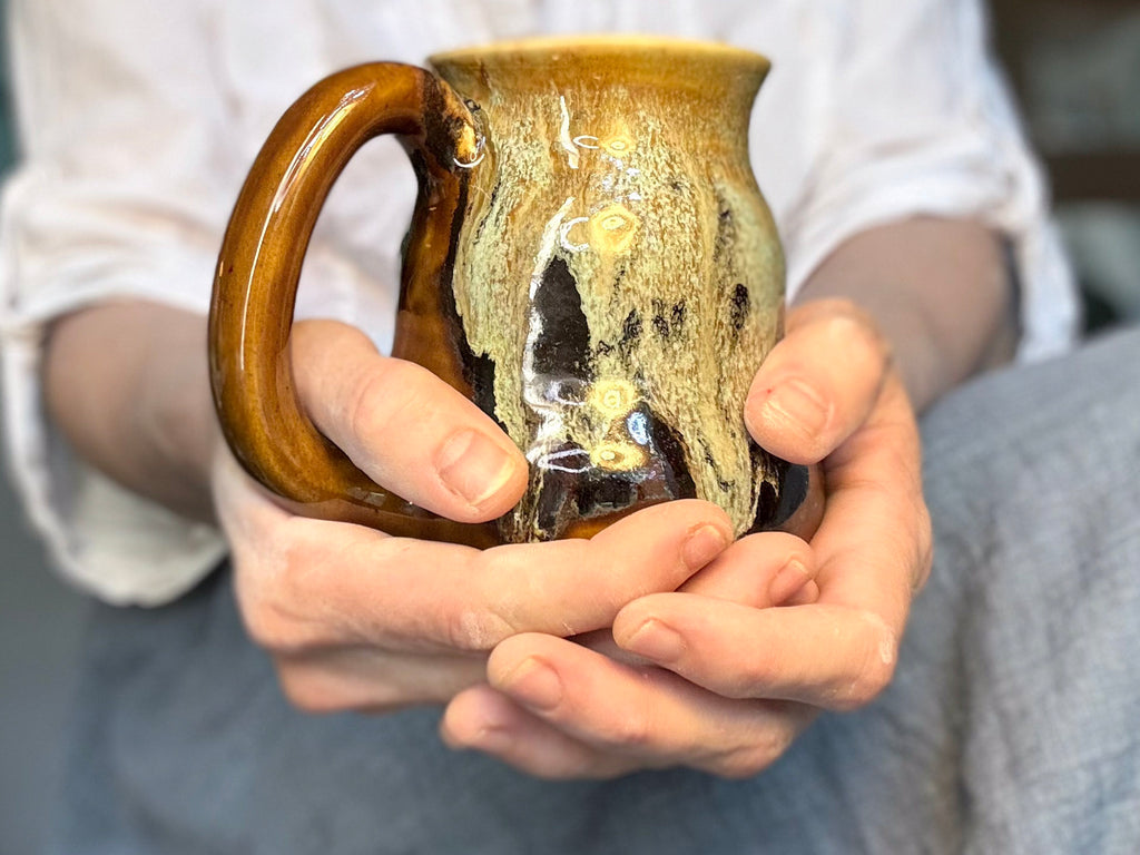 05-SC Curvy Mug, 15 oz.