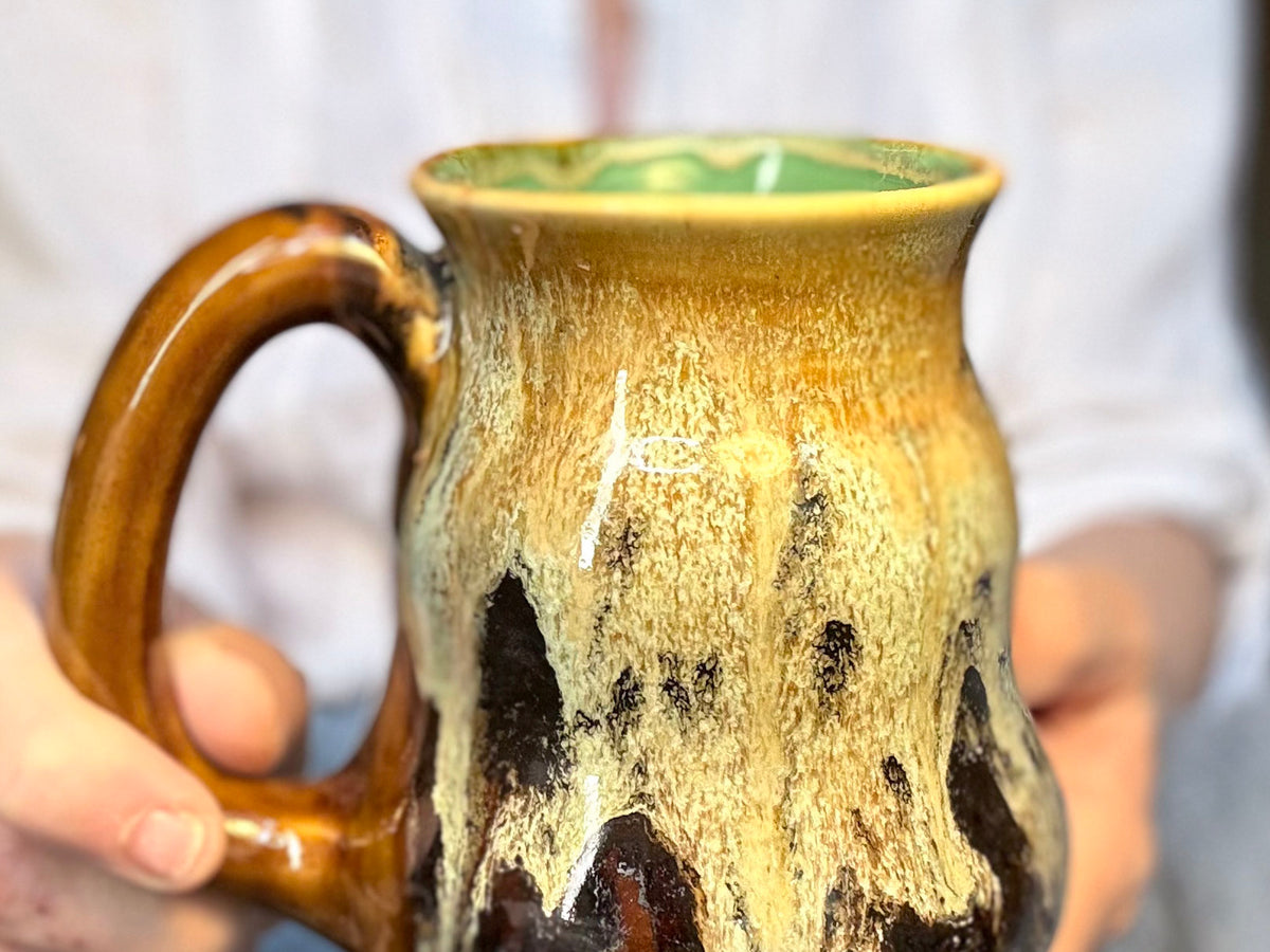 05-SC Curvy Mug, 15 oz.