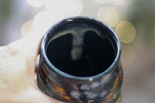 Load image into Gallery viewer, 04-A Green Mountain Midnight Variation Textured Divot Cup, 17 oz - TOP SHELF