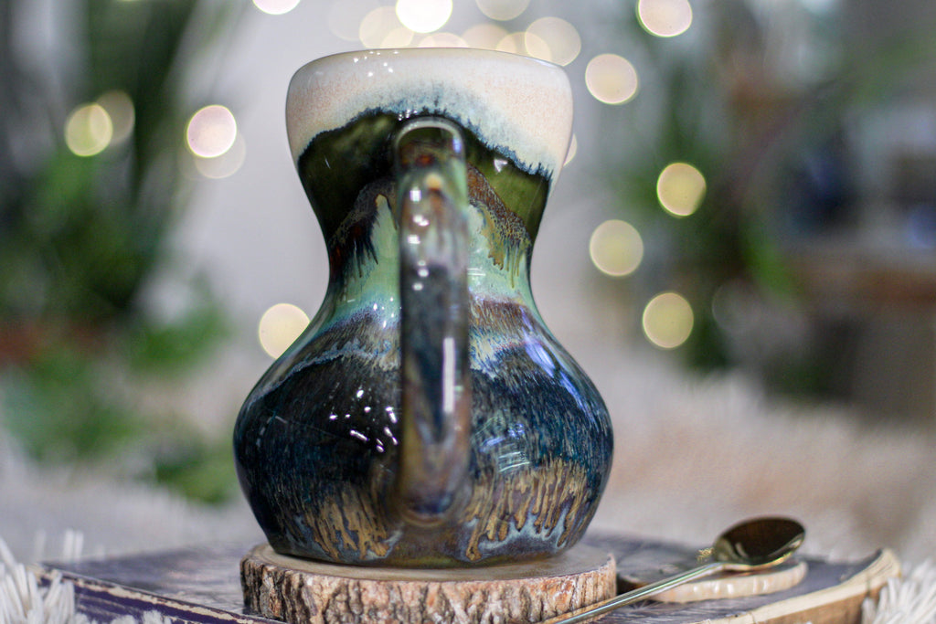 05-A Green Mountain Magic Acorn Gourd Mug, 21 oz.