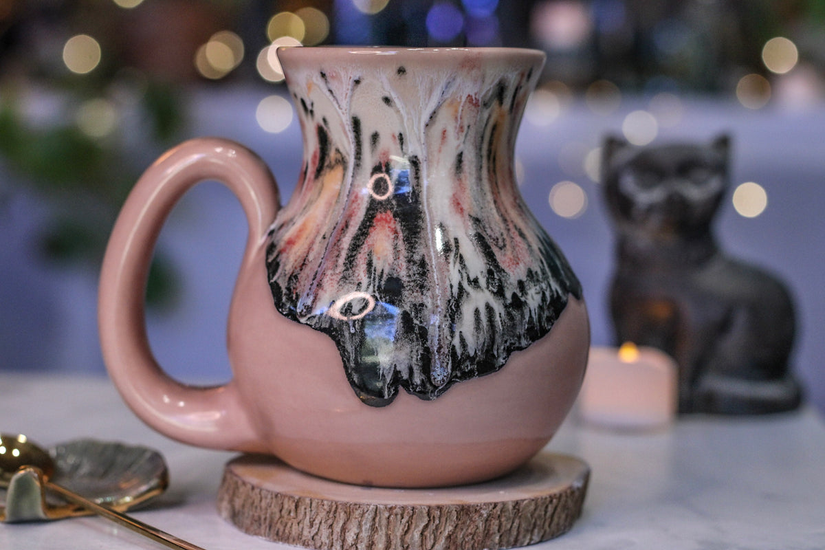 05-D Granny's Lace Flared Mug, 23 oz.