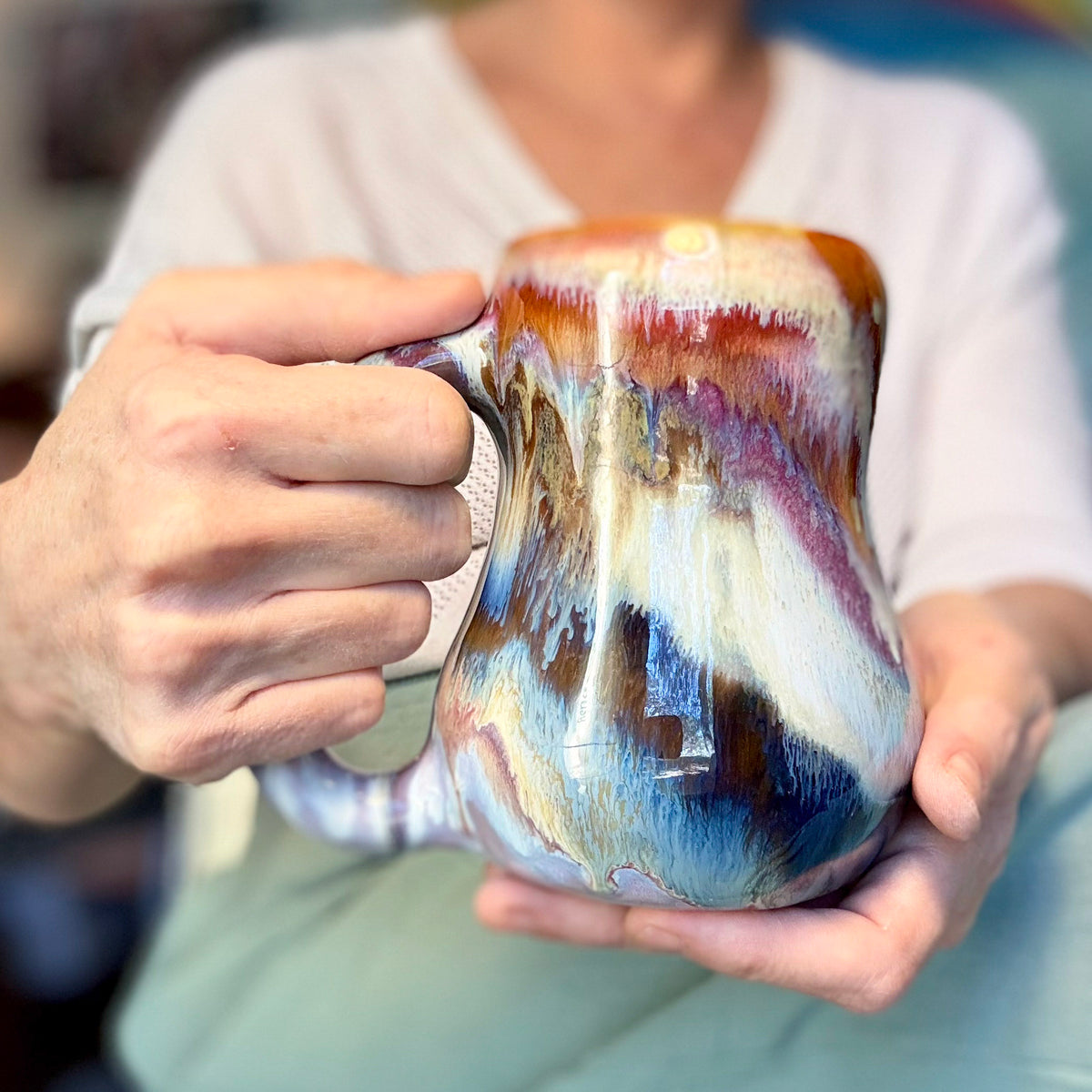 05-C PROTOTYPE Curvy Mug, 20 oz.