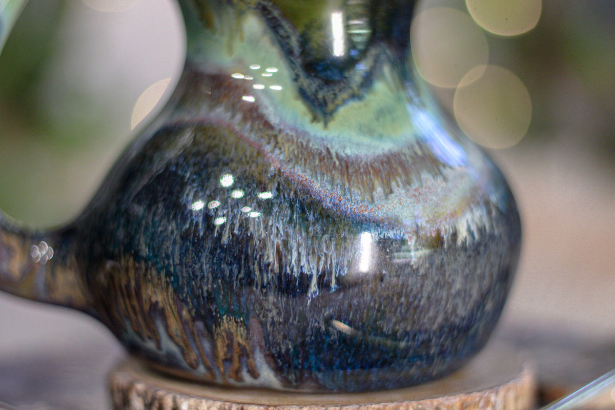 05-A Green Mountain Magic Acorn Gourd Mug, 21 oz.
