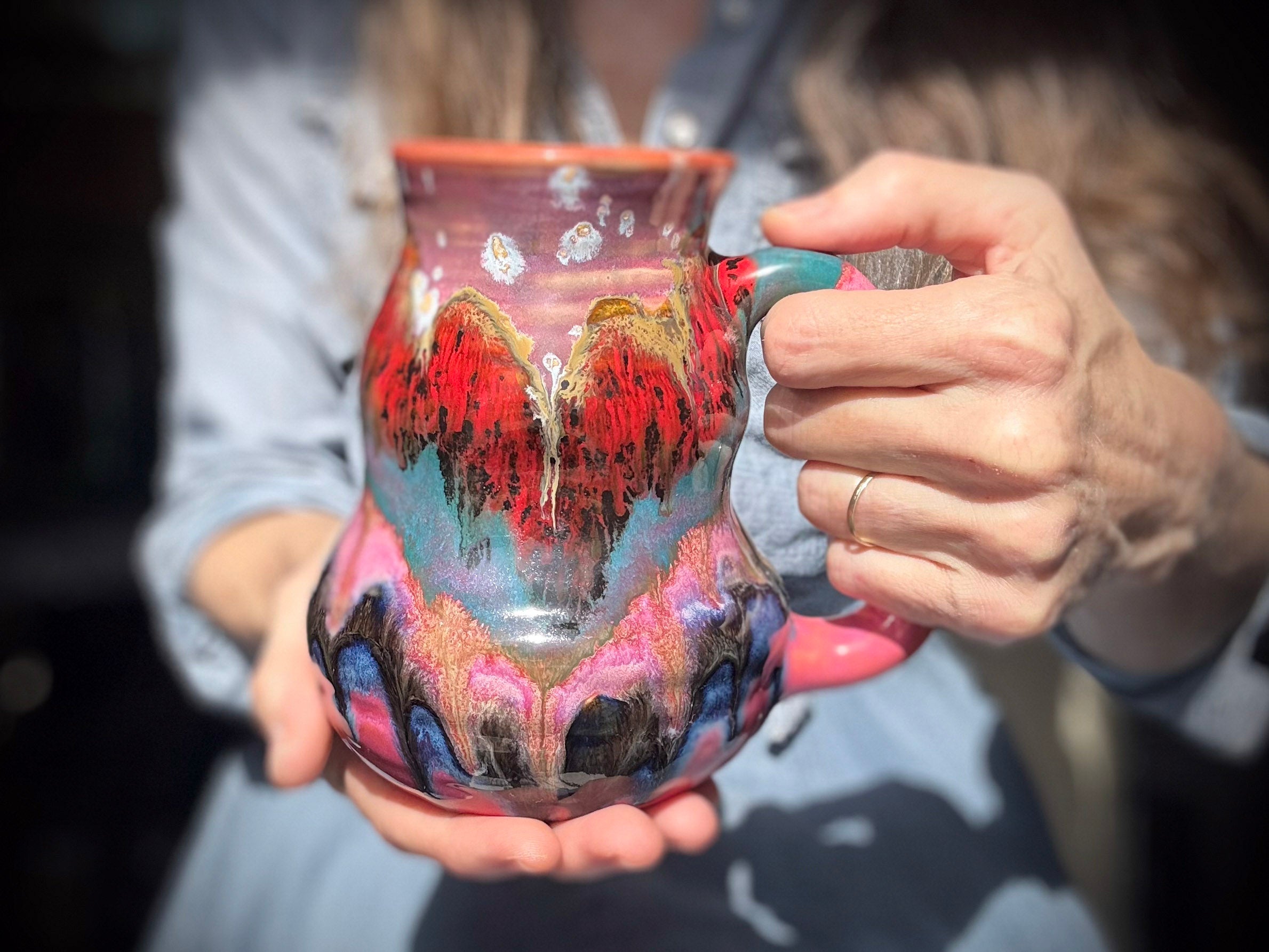 06-B Strawberry Fields Cuddle Mug - TOP SHELF MISFIT, 24 oz.