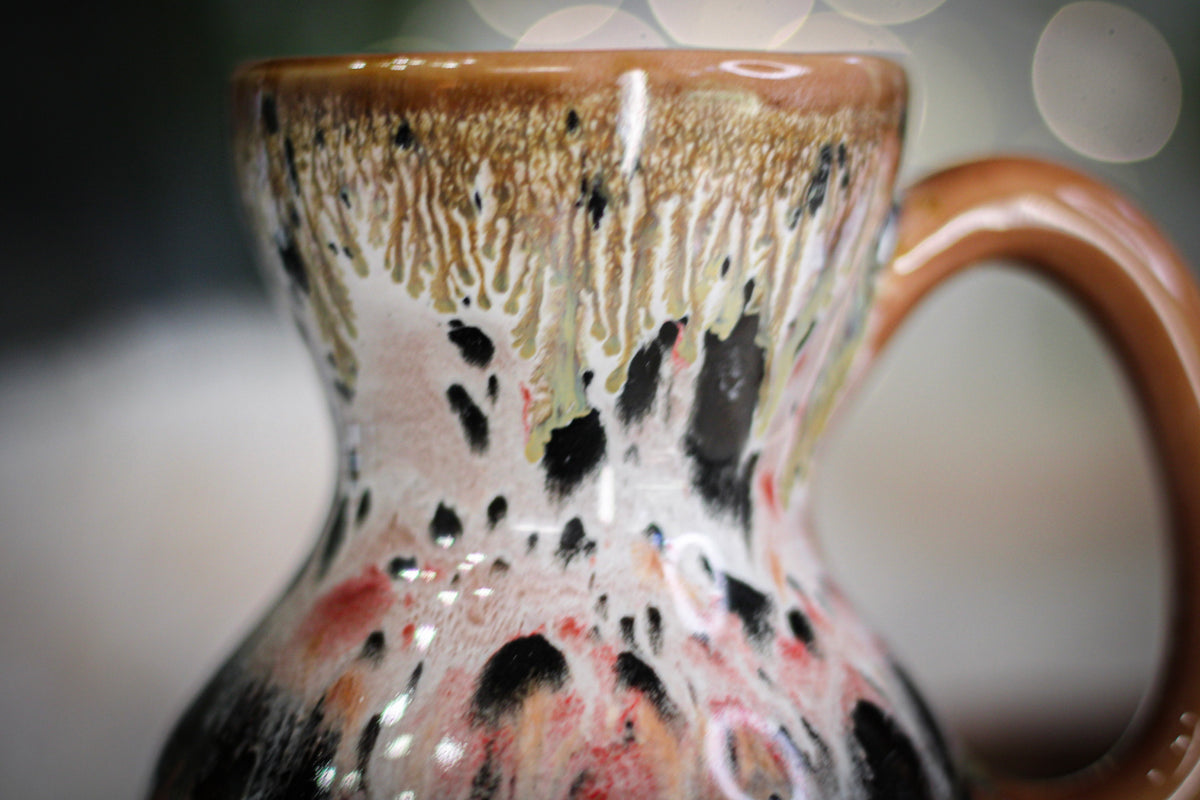 06-D Granny's Lace Mug, 18 oz.