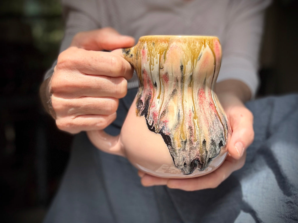 07-D Granny's Lace Gourd Mug - TOP SHELF, 20 oz.