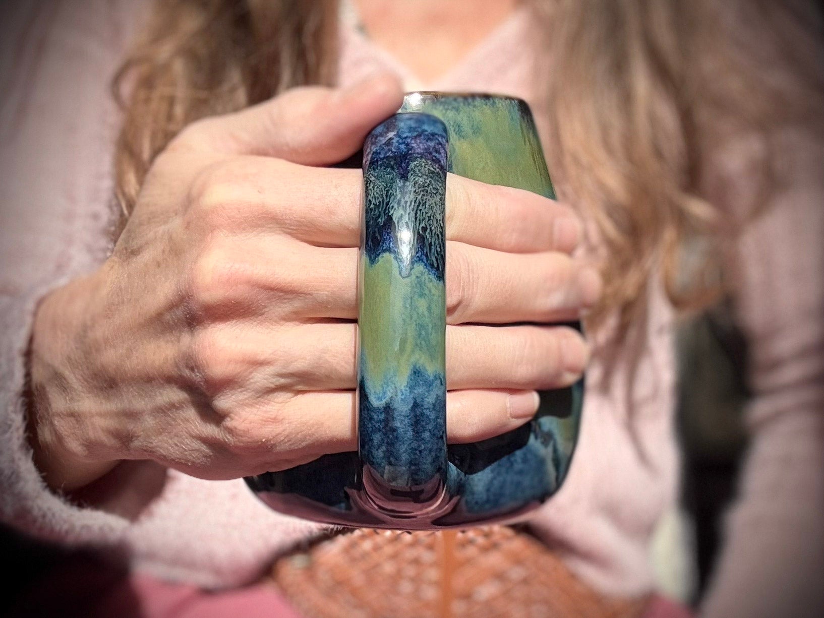 07-D Aurora Mug, 19 oz.